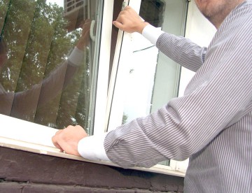 Un minor din Medgidia, încătuşat pentru furturi din locuinţe